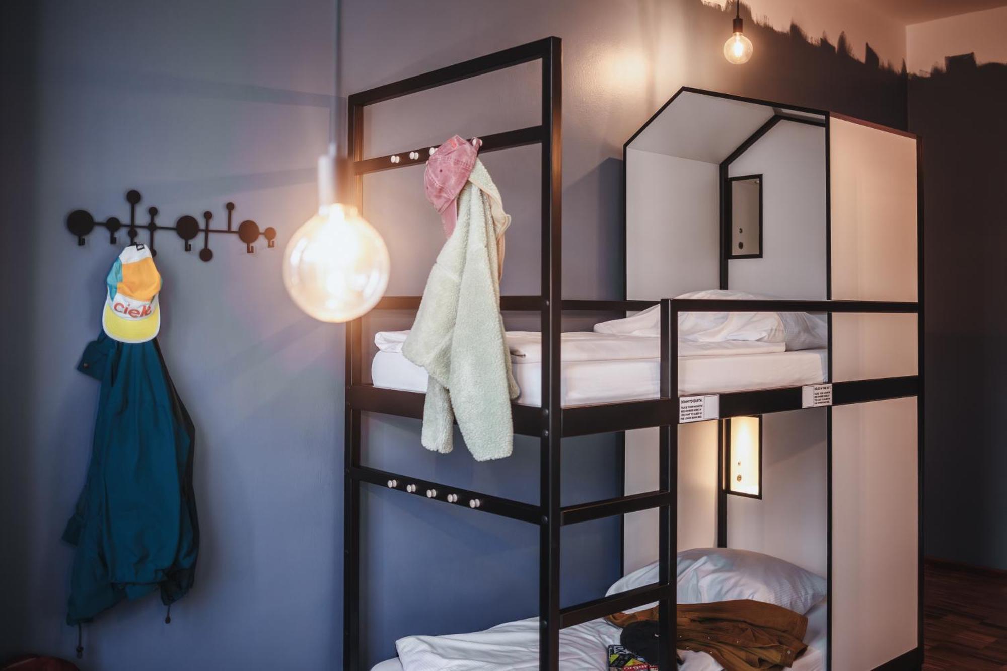 Bed 6-Bed Female Dormitory Room