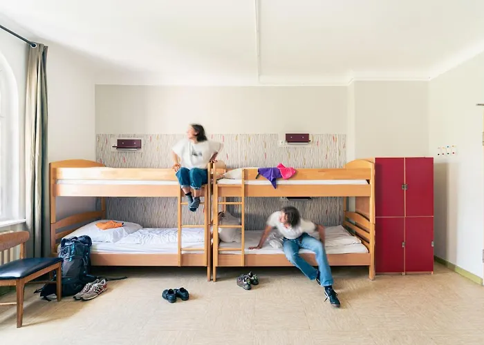Three Little Pigs Hostel - Your Berlin Castle